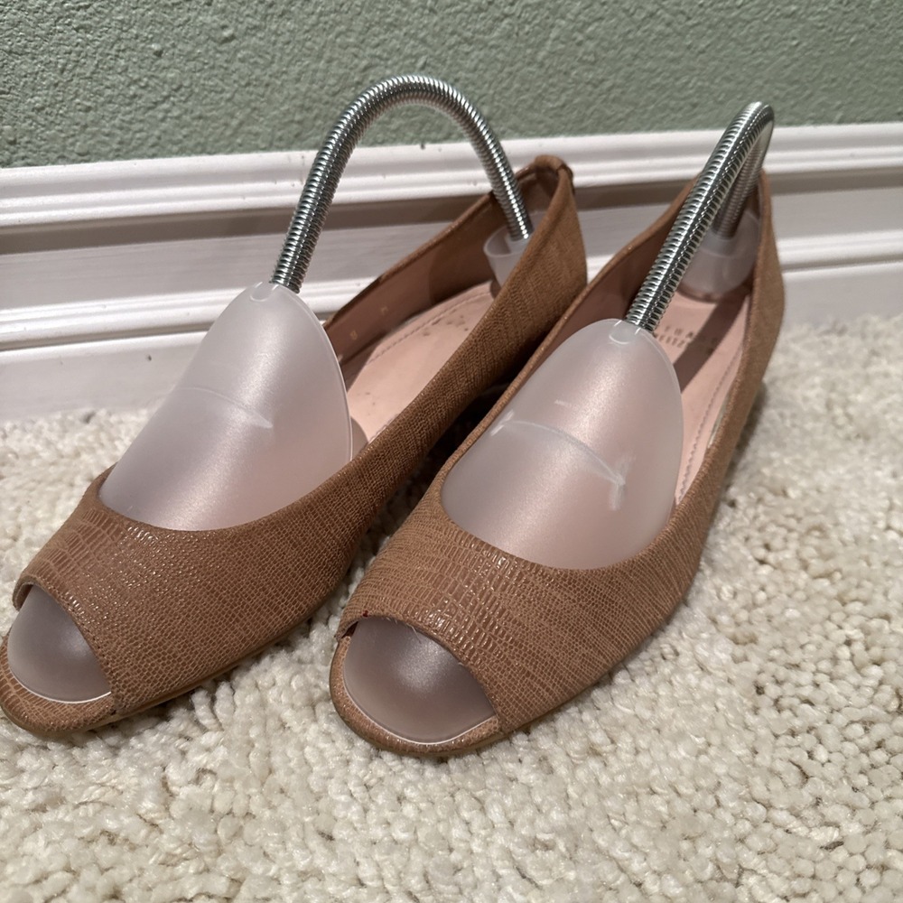 Stuart Weitzman Women's Peep Toe Wedge Heels Tan Lizard Embossed Business, 8 M